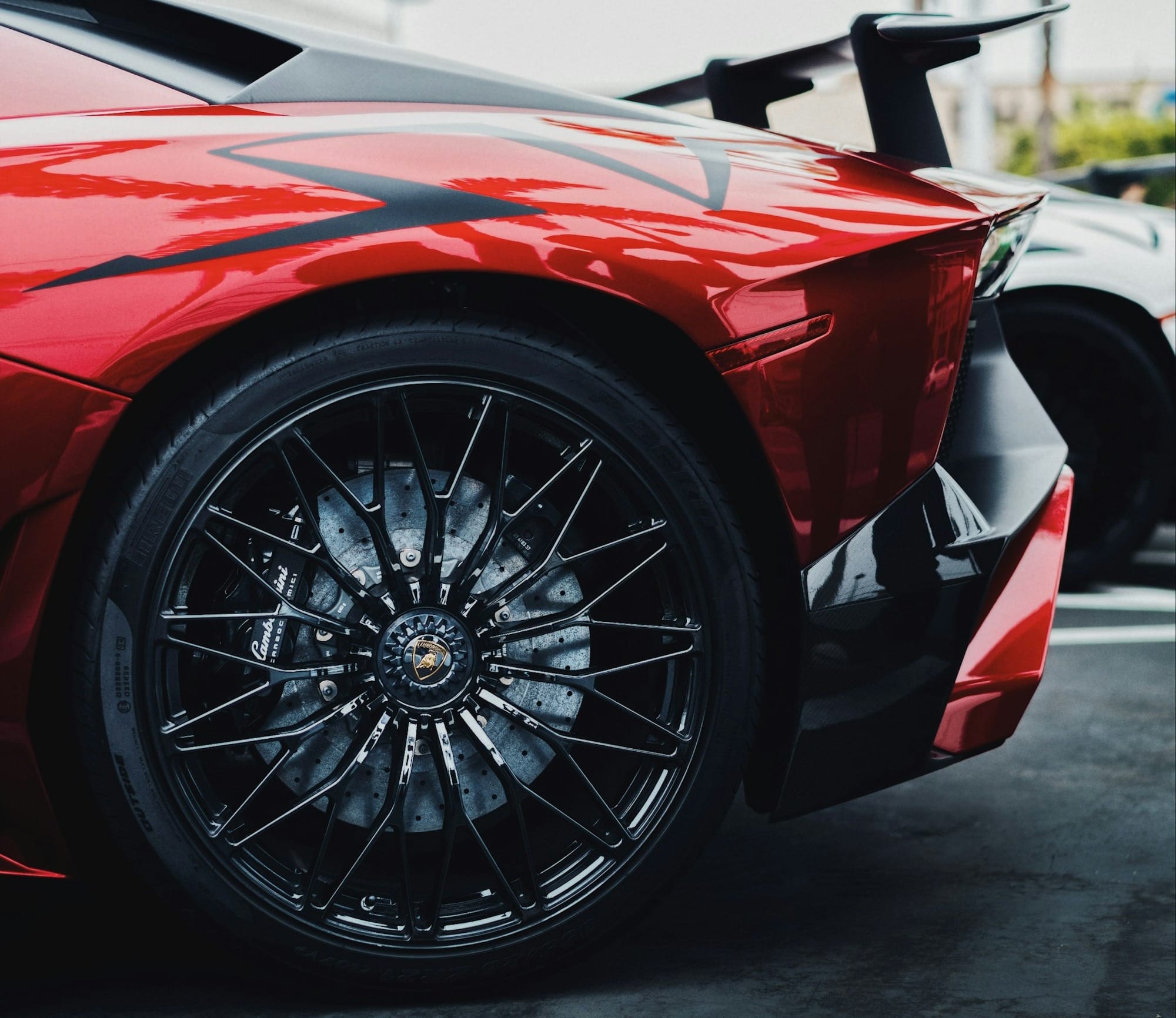 How AI Turns Window Shoppers Into Buyers Before They Ever Contact You