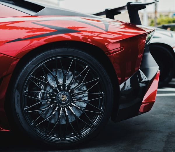 How AI Turns Window Shoppers Into Buyers Before They Ever Contact You